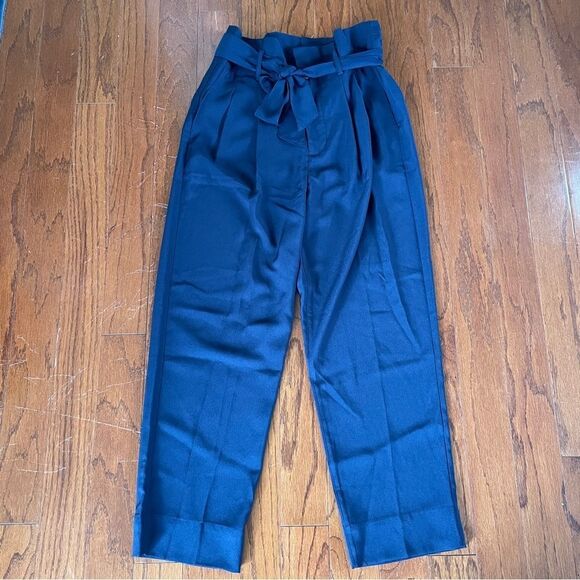 Madewell Pants - Madewell Navy High Waisted Paper Bag Pants Size 2